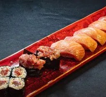 Cloud Crane Sushi Platter