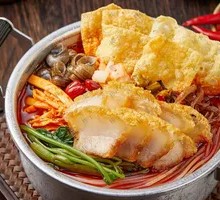 Stir-Fried Snail Noodles