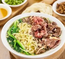 Beef tendon meatball hand-pulled noodle soup