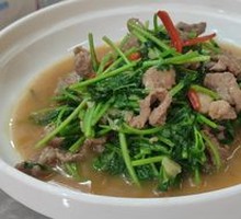 Winter Cabbage and Coriander Stir-fried Pork