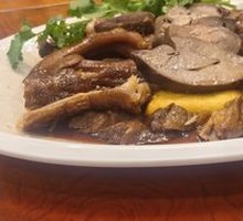 Braised Goose Wings and Liver