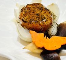 Black Truffle Pan-Seared Australian Scallop