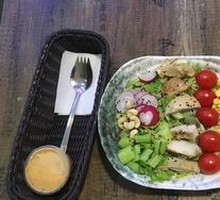 Pan-Seared Chicken Breast Salad