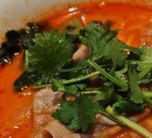 Herb Tomato Beef Noodles