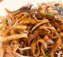 Dry-Fried Beef Rice Noodles