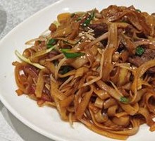 Dry-Fried Beef Rice Noodles