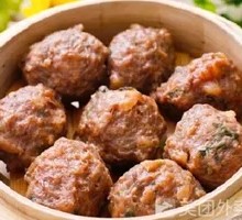 Fragrant Water Spinach Beef Balls