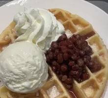 Ice Cream Red Bean Waffle