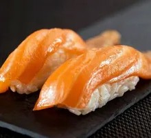 Salmon Hand Roll