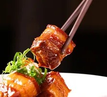 Braised Pork with Soy Bean Paste Noodles