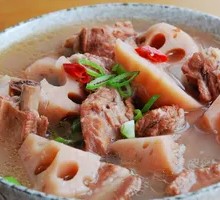 Pork Offal Lotus Root Soup with Fried Rice Noodles
