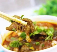 Spicy Pork Intestine Noodles