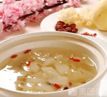 Red Date, Silver Ear, and Goji Berry Soup