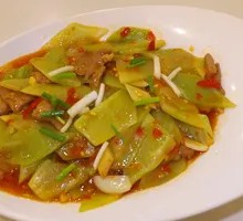 Sautéed Pork with Lettuce