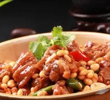 Braised Pig's Feet with Soybeans