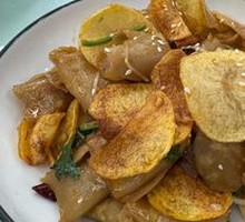 Potato Slices Stir-Fried with Kao Laolao