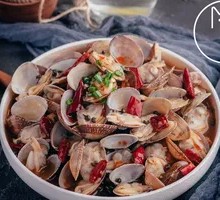 Sichuan-Style Boiled Clams