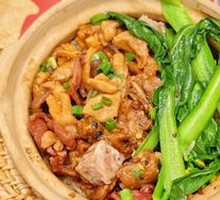 Braised Chicken and Spare Ribs with Shiitake Mushroom Baozi Rice