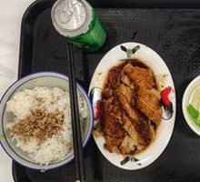 Pork Trotter and Meat Roll Rice