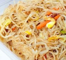 Stir-Fried Rice Noodles with Shredded Pork and Egg