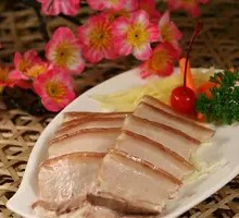 Steamed Chicken with Pork Belly Rice