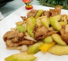 Yunnan Loofah Stir-fried with Pork Neck