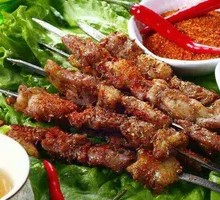 Charcoal-Grilled Beef Skewers