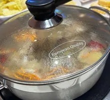 Signature Five-Fingered Mulberry Chicken Pot