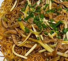 Stir-fried Beef and Leek Noodles