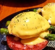 Eggs Benedict