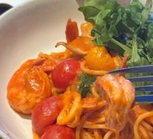 Seafood Tomato Spaghetti