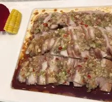 Shallot-Flavored Pork Trotter