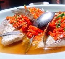 Old Jar Sichuan-style Chili Steamed Fresh Fish Head