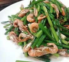 Stir-fried River Shrimp with Garlic Chives Flowers