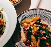 Stir-Fried Lotus Stem with Pig Tripe Strips