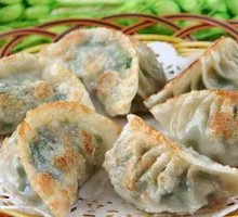 Pan-fried Leek and Pork Dumplings