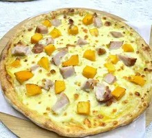 Mango Marinated Chicken Pizza