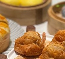 Nest Shrimp and Taro Puff