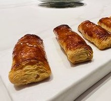 Charcoal-Grilled Green Onion and Barbecue Pork Pastry