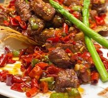 Stir-Fried Beef with Yellow Onion