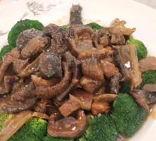 Broccoli Stir-fried with Wagyu Beef