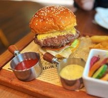 Caramelized Onion Cheese Beef Burger