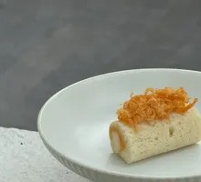 咸蛋黄肉松瑞士卷