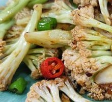 Stir-Fried Cauliflower in Sauce