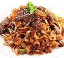 Stir-Fried Beef Rice Noodles