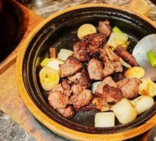 Stir-fried Snowflake Beef Cubes