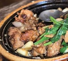 Stir-fried Chicken with Ginger in Clay Pot