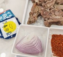 Premium Hand-Ripped Meat