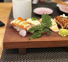 Sauce-Braised Sushi Assortment