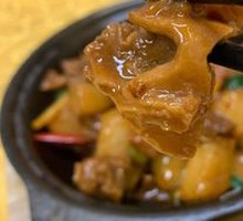Beef Shank Stewed with Radish